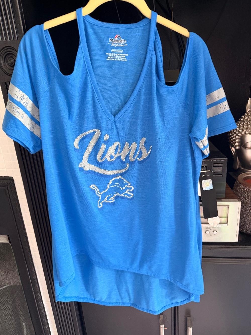 Lions Women’s cold shoulder XXL tee NWT